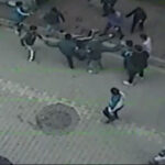 Okuldaki tartışma sokağa sıçradı! Yolunu kestikleri öğrenciyi öldüresiye dövdüler