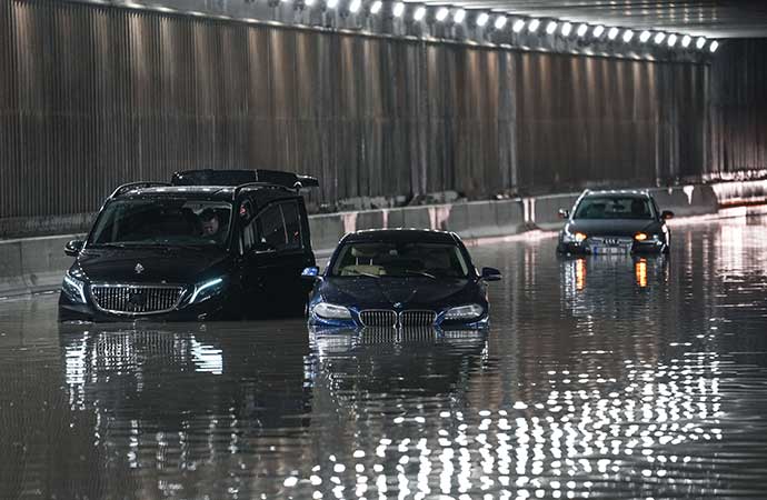 Ankara, sağanak, meteoroloji, yağmur, yoğun yağış, sel baskını, başkent 