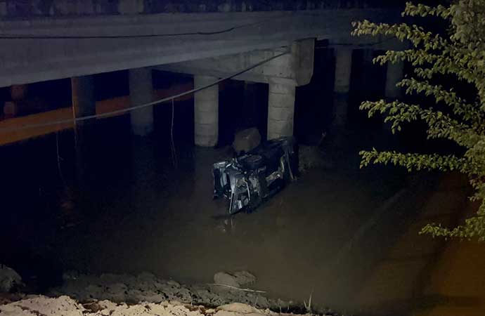 Sivas’ta bir otomobil Kızılırmak Nehri’ne düştü