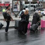 1 Mayıs yasakları turistleri de vurdu: Taksim’den yürüyerek ayrıldılar