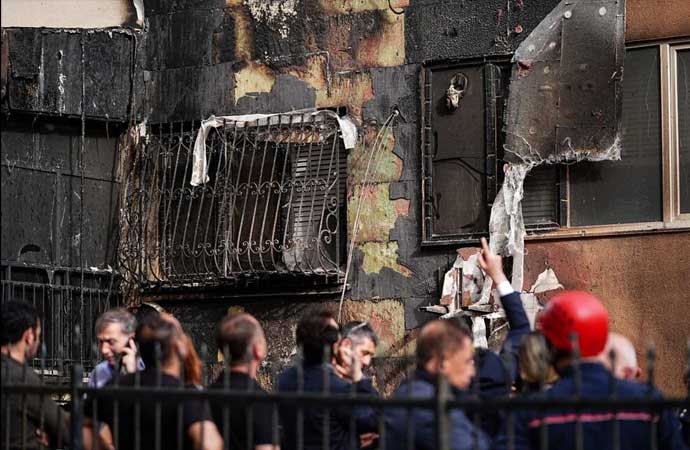 Beşiktaş’ta 29 kişinin hayatını kaybettiği yangın faciasında 13 kamu görevlisine soruşturma izni