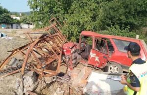 Çanakkale’de otomobil elektrik direğine çarptı! 2 kişi hayatını kaybetti
