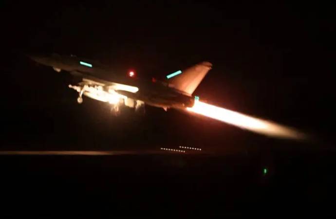ABD ve İngiltere savaş uçakları Yemen’i vurdu