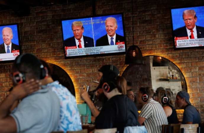 Biden ve Trump kozlarını paylaştı, Amerika televizyonlara kilitlendi