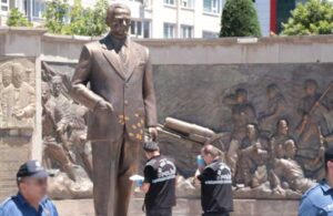 Kayseri’de Atatürk Anıtı’na baltalı saldırı: Gözaltına alındılar, savunmaları ‘pes’ dedirtti