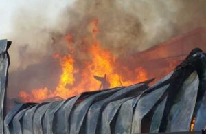 Samsun’da bebek bezi fabrikasındaki yangın söndürüldü