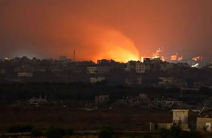 İsrail, Gazze’deki 2 mahalleye saldırı düzenledi