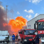 Gebze’de boya fabrikasında yangın!