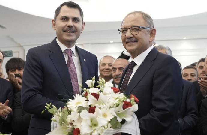 Murat Kurum Mehmet Özhaseki’den görevi devraldı