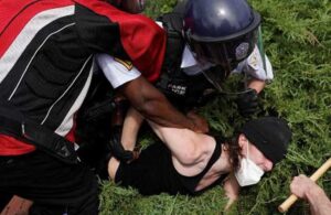 ABD polisinden Netanyahu’yu protesto edenlere ‘vicdansız’ müdahale