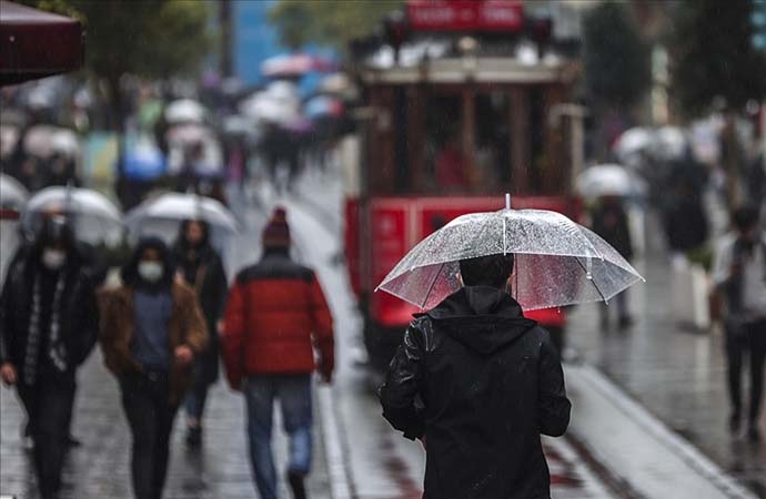 İstanbul’da sağanak yağış! Valilik saat aralığı verip uyardı