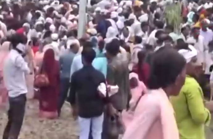 Hindistan’da ayin sırasında facia: Ölü sayısı 121’e yükseldi