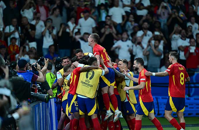 İspanya, EURO 2024'ün Berlin'de oynanan final maçında İngiltere'yi 2-1 mağlup ederek turnuvanın şampiyonu oldu.