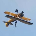 Dublör kullanmayı reddeden Tom Cruise havadaki bir uçaktan sarktı