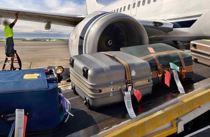 Havayolu şirketinde hırsızlık skandalı! Aylarca valizleri açıp değerli eşyaları çalmışlar