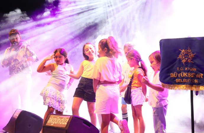 Çerçioğlu ve Günel’den Kuşadası’nda yaz konseri