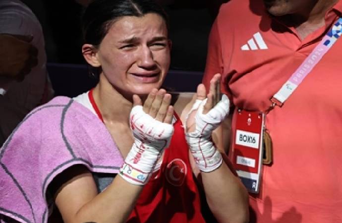 Milli boksör Hatice Akbaş, yarı finale yükseldi