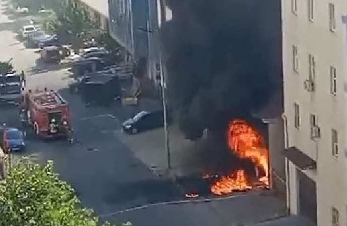 Beylikdüzü’nde panik anları! Trafo bomba gibi patladı