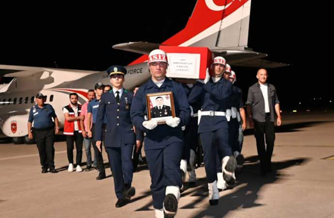 Oğlunun acısına dayanamayan şehit annesi kalp krizi geçirdi