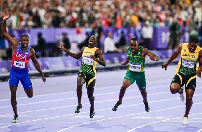 Olimpiyatların 100 metre finalinde tarihi son! Saniyenin binde beşi farkla kazandı