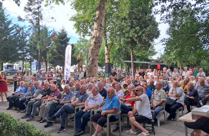 TELE1 Genel Yayın Yönetmeni Merdan Yanardağ, Hopa Kültür Sanat Evi ve Hopa Belediyesi'nin iş birliğiyle düzenlenen '2. Kazım Koyuncu Kültür, Sanat ve Çocuk Şenliği’ne katıldı. Burada gerçekleştirilen söyleşide konuşan Merdan Yanardağ, "AKP, 12 Eylül'ün çocuğudur, Amerikancı ve Siyonistlerin desteğiyle kurulmuş bir partidir ve o yüzden ticareti İsrail’le zor kestiler...Türkiye’nin bir yıl içerisinde erken seçime götürülmesi düşüncesindeyim. Bu iktidardan kurtulmanın tek yolu budur" dedi.