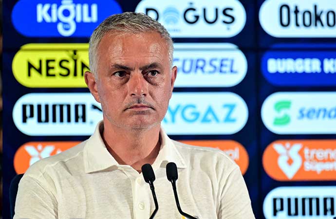 Mourinho: Süper Lig’deki 2 maçta çok şey öğrendim, şimdi daha iyi anlıyorum