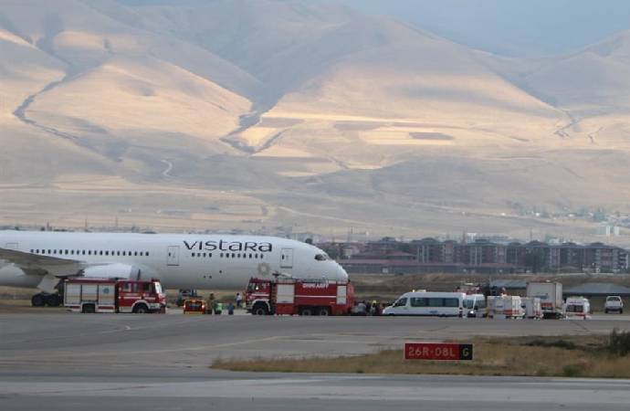 Erzurum’a acil iniş yapan Hindistan uçağındaki bomba ihbarı asılsız çıktı!