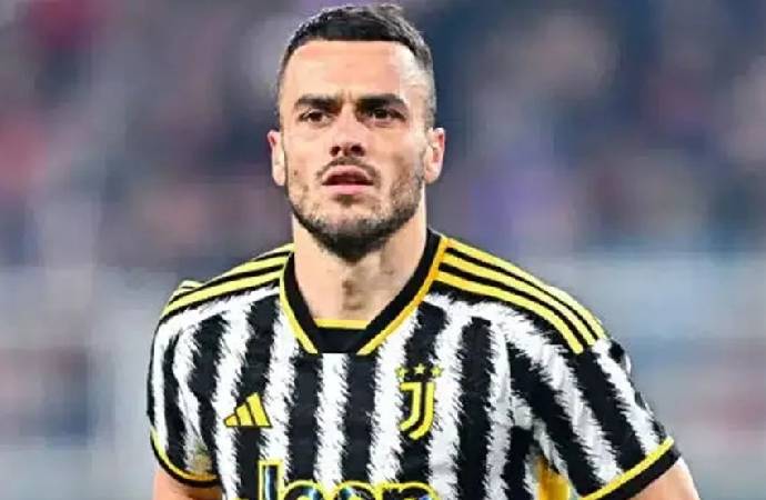 Filip Kostic, Fenerbahçe için İstanbul’a geldi