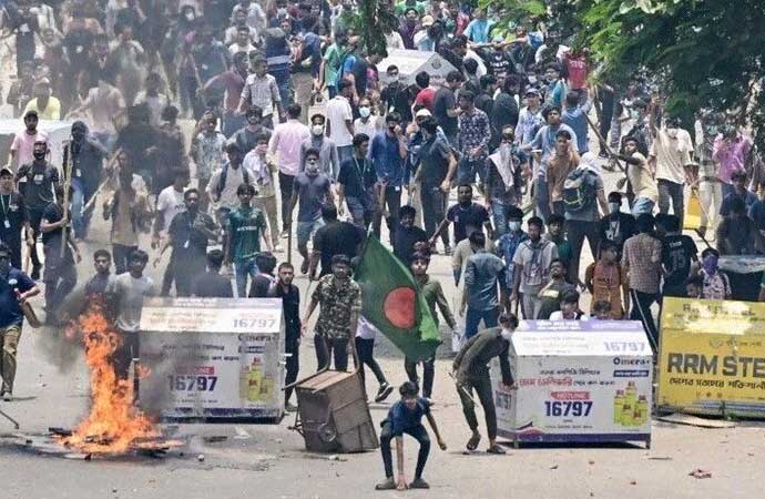 Bangladeş’te öğrenci protestolarında 625 kişinin hayatını kaybettiği, 18 bin 380 kişinin ise yaralandığını öğrenildi. Sağlık Bakanlığı yetkilisi Akmal Hüseyin Azad, can kaybı sayısının daha da yükselebileceğini söyledi.