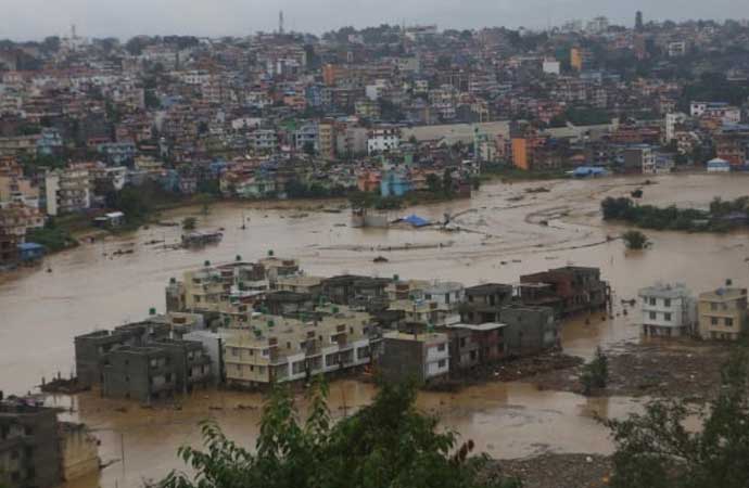 Nepal’de heyelan ve sel felaketi! 100 ölü, 67 kayıp